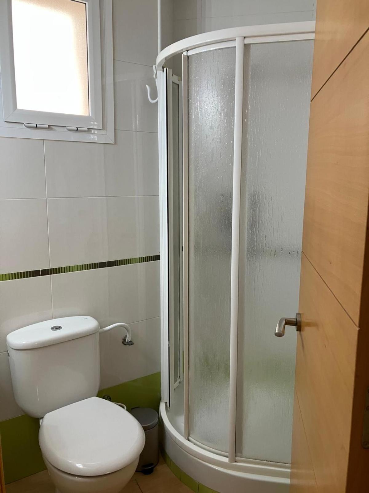 Bonito, Tranquilo Y Fresco En Nervion Apartment *