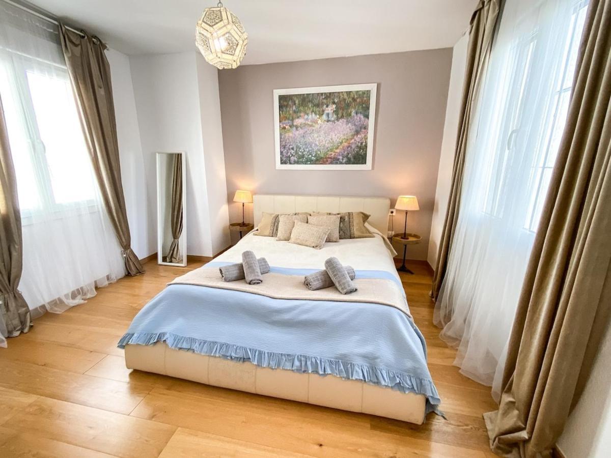 Apartment Beautiful In Triana, Sevillarooms Seville
