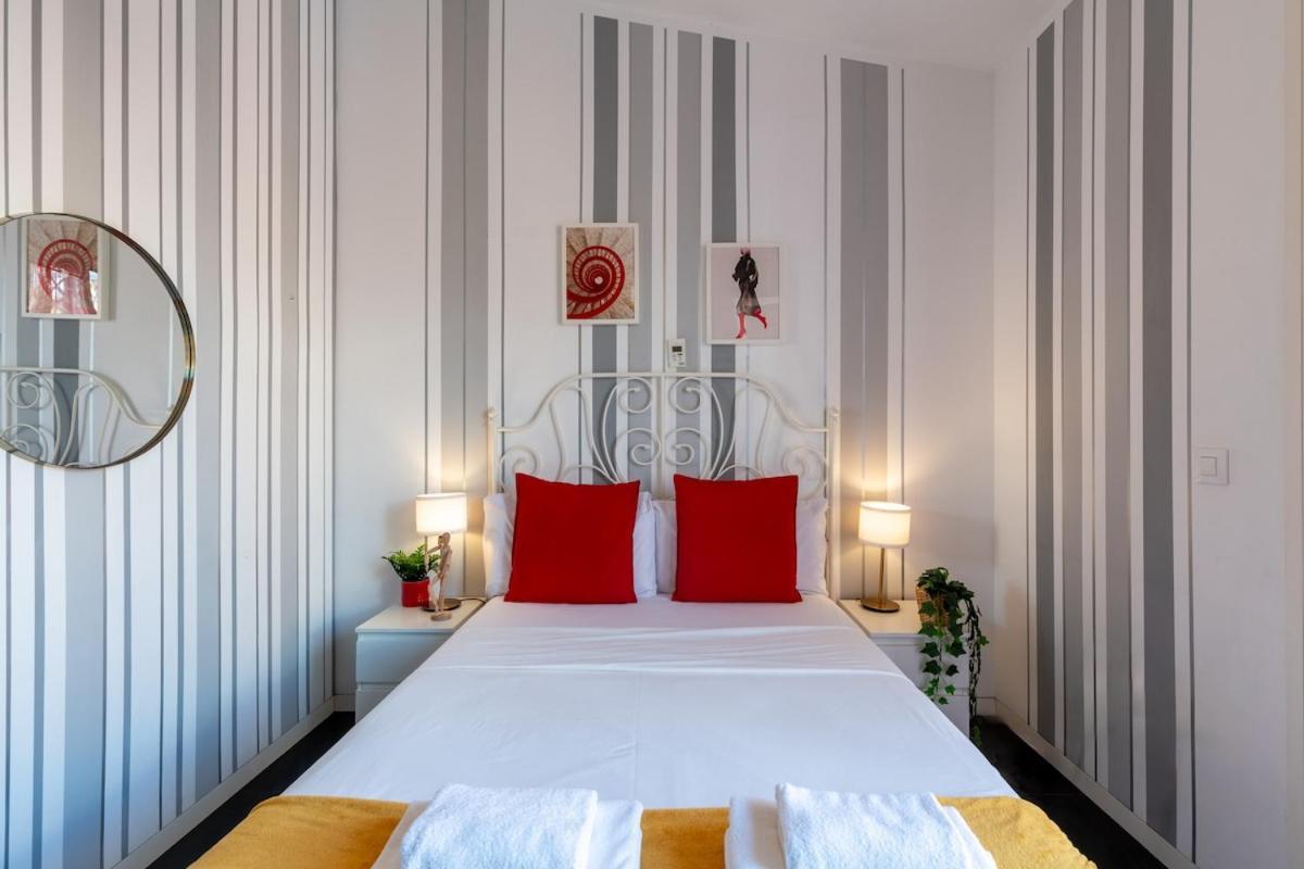 C2 With Terrace In The Arenal, Cathedral Apartment