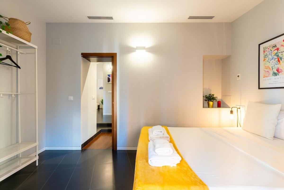 Apartment C2 With Terrace In The Arenal, Cathedral *