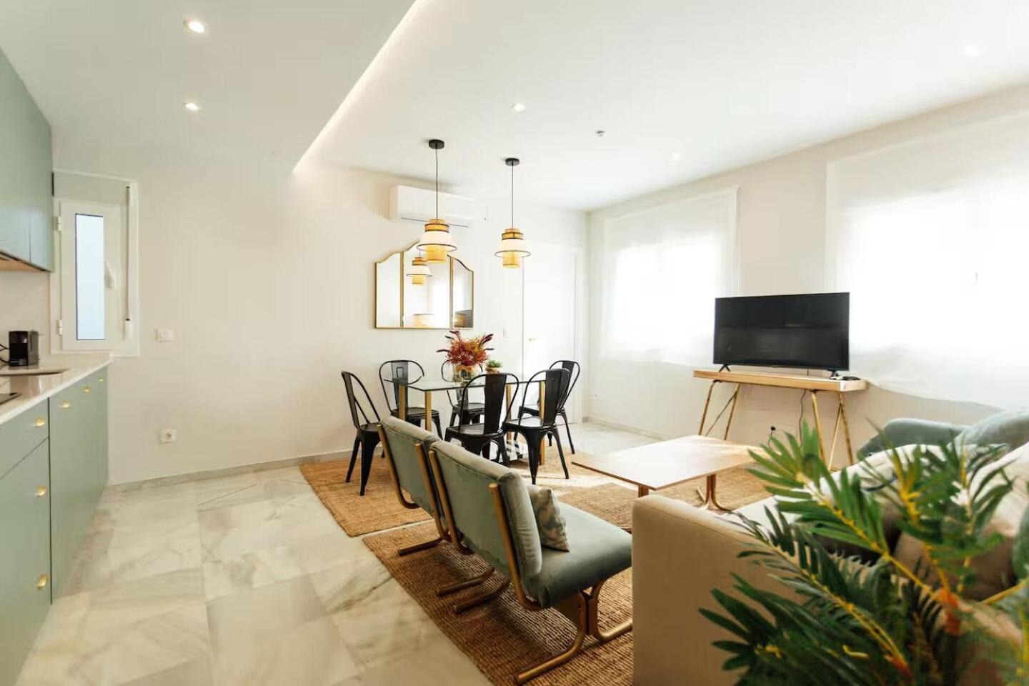 Reformed And Comfy- 2bd 2bth- Arenal * Seville
