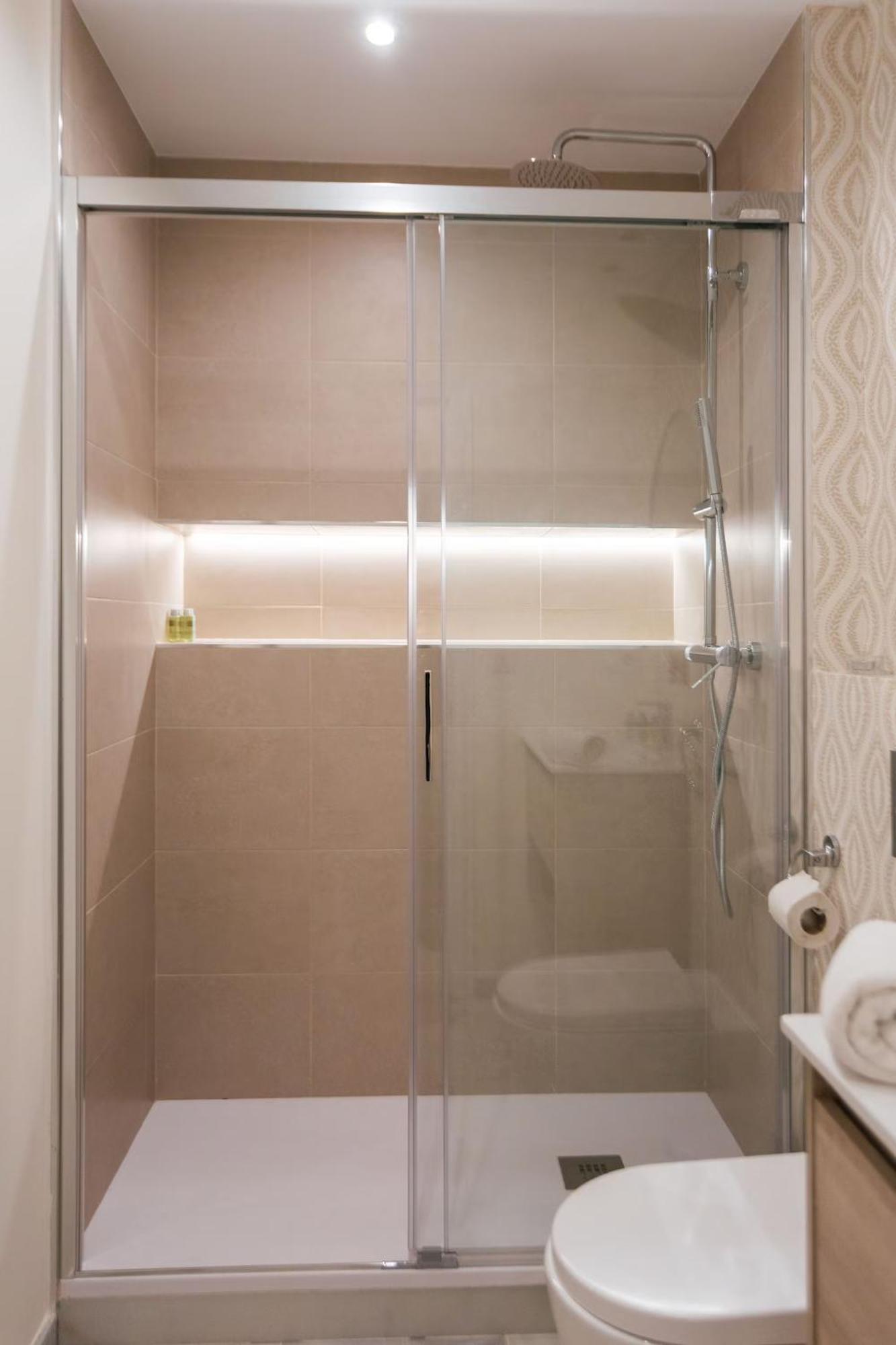 Reformed And Comfy- 2bd 2bth- Arenal Seville