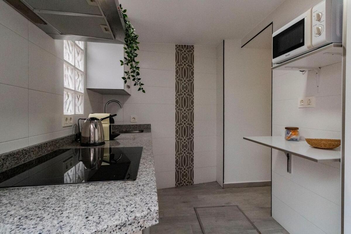 Piso Reformado Next To Santa Justa Y Aeropuerto *