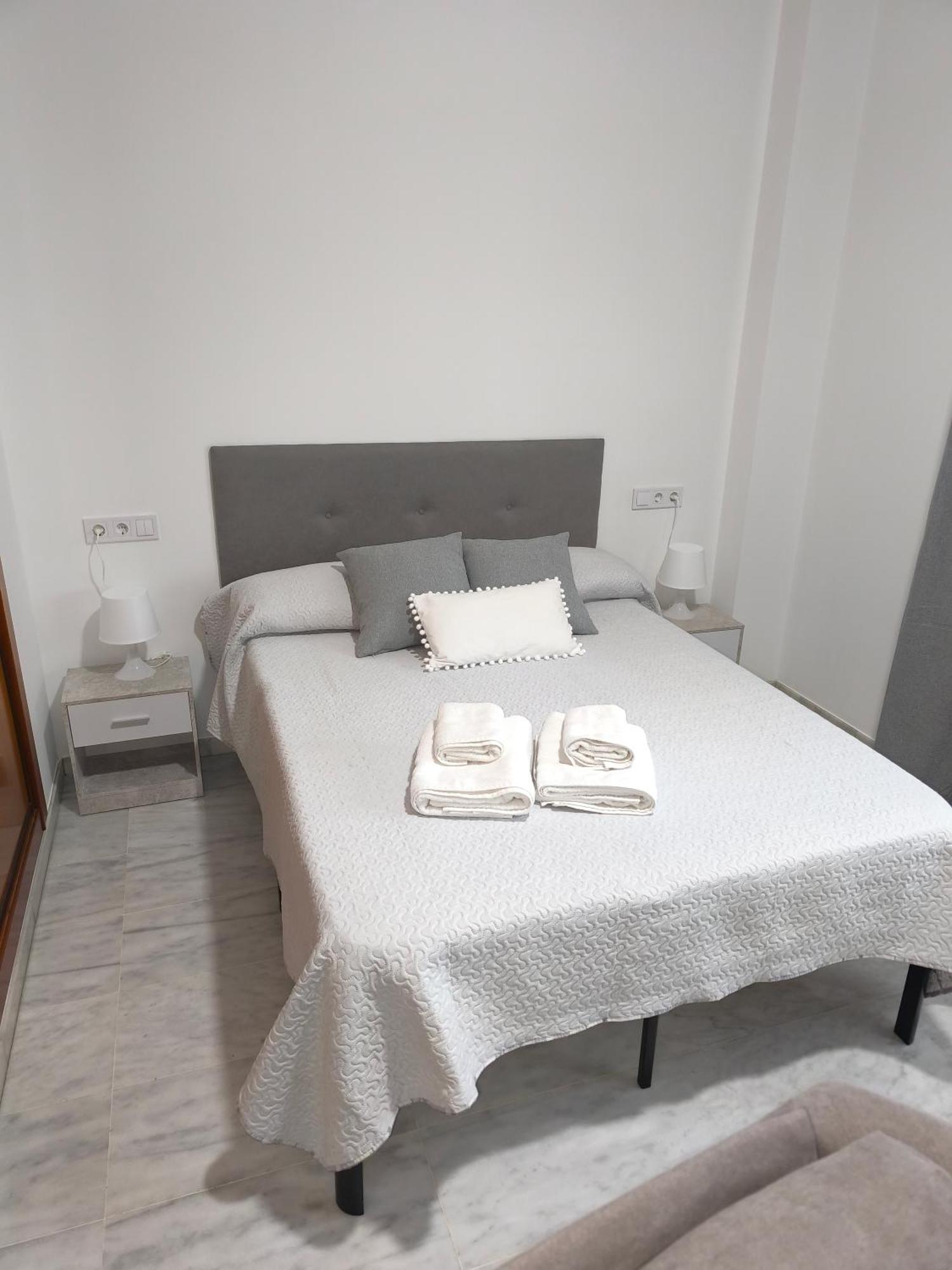 Fibes Ii Edificio Lux Apartment *