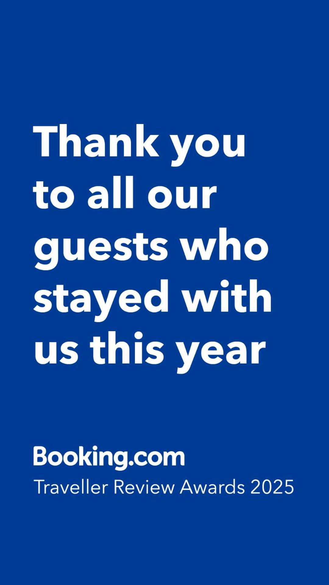 An Indian Bollywood Experience - For Families, Couples & Business Trips Apartment *