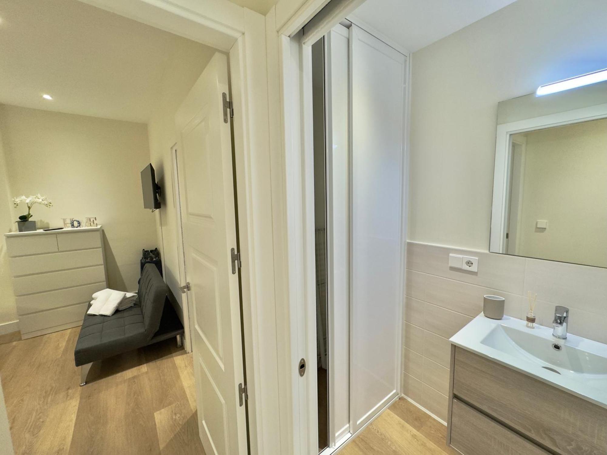 Aparthome Sanroman Apartment Seville