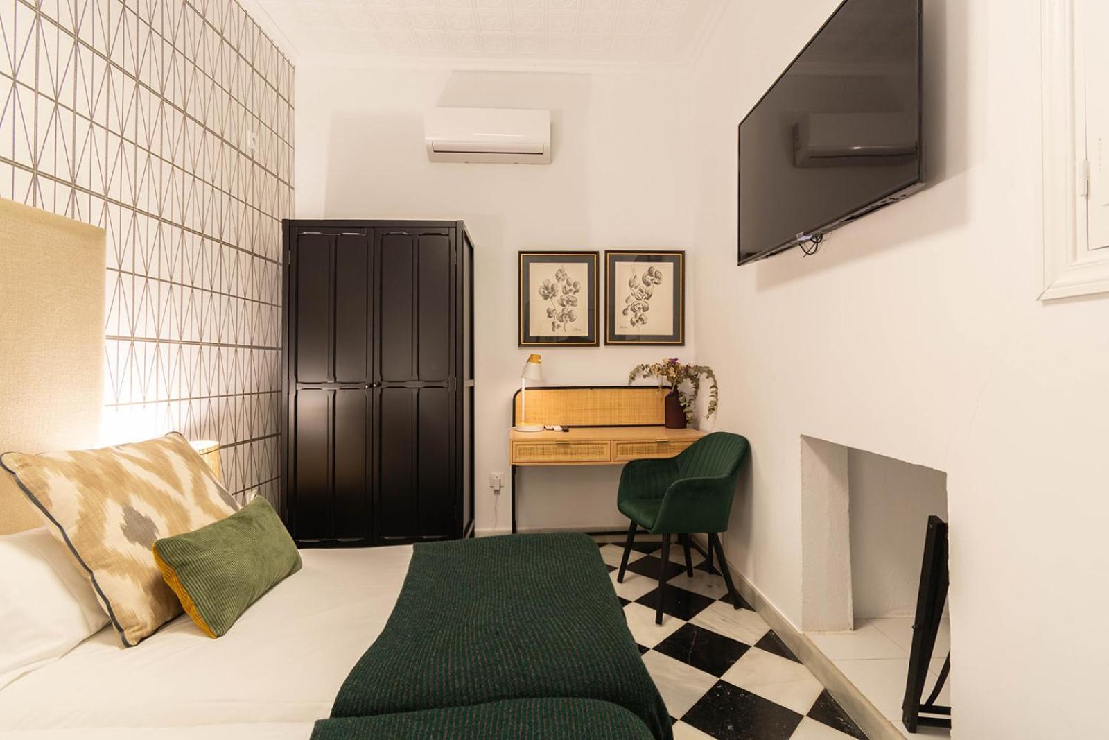 Apartment 5-bedroom Gem In The Heart Of