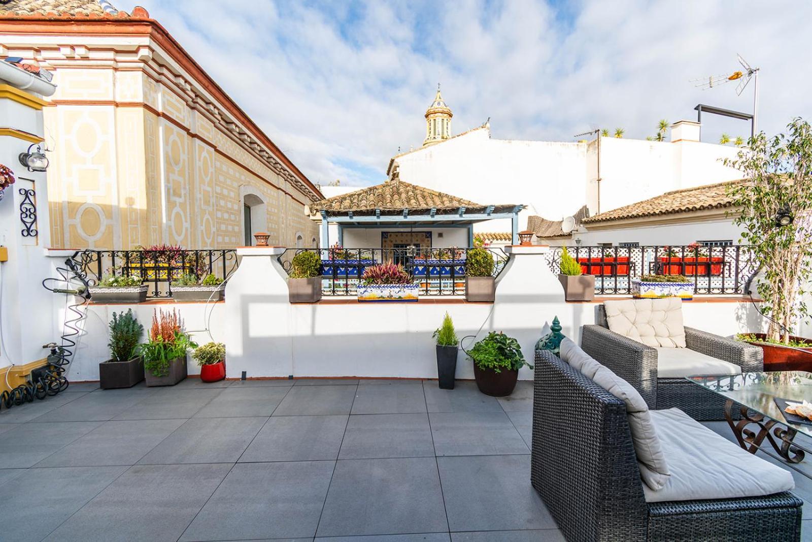 5-bedroom Gem In The Heart Of Apartment *