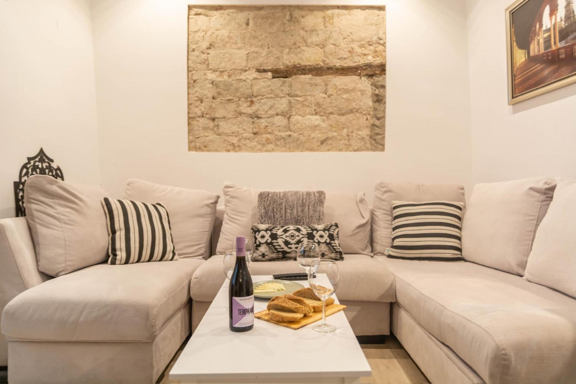 5-bedroom Gem In The Heart Of Apartment