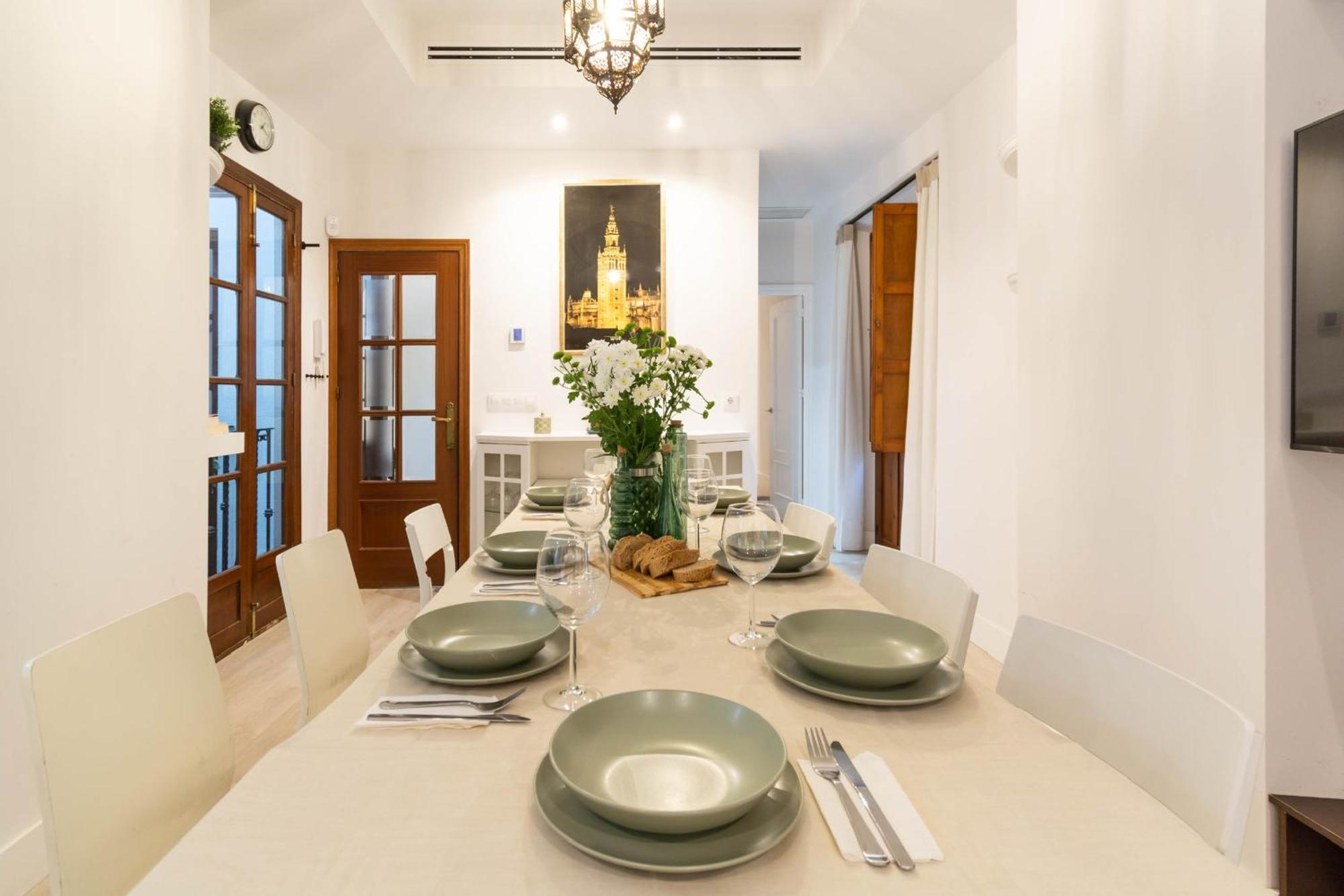 Apartment 5-bedroom Gem In The Heart Of