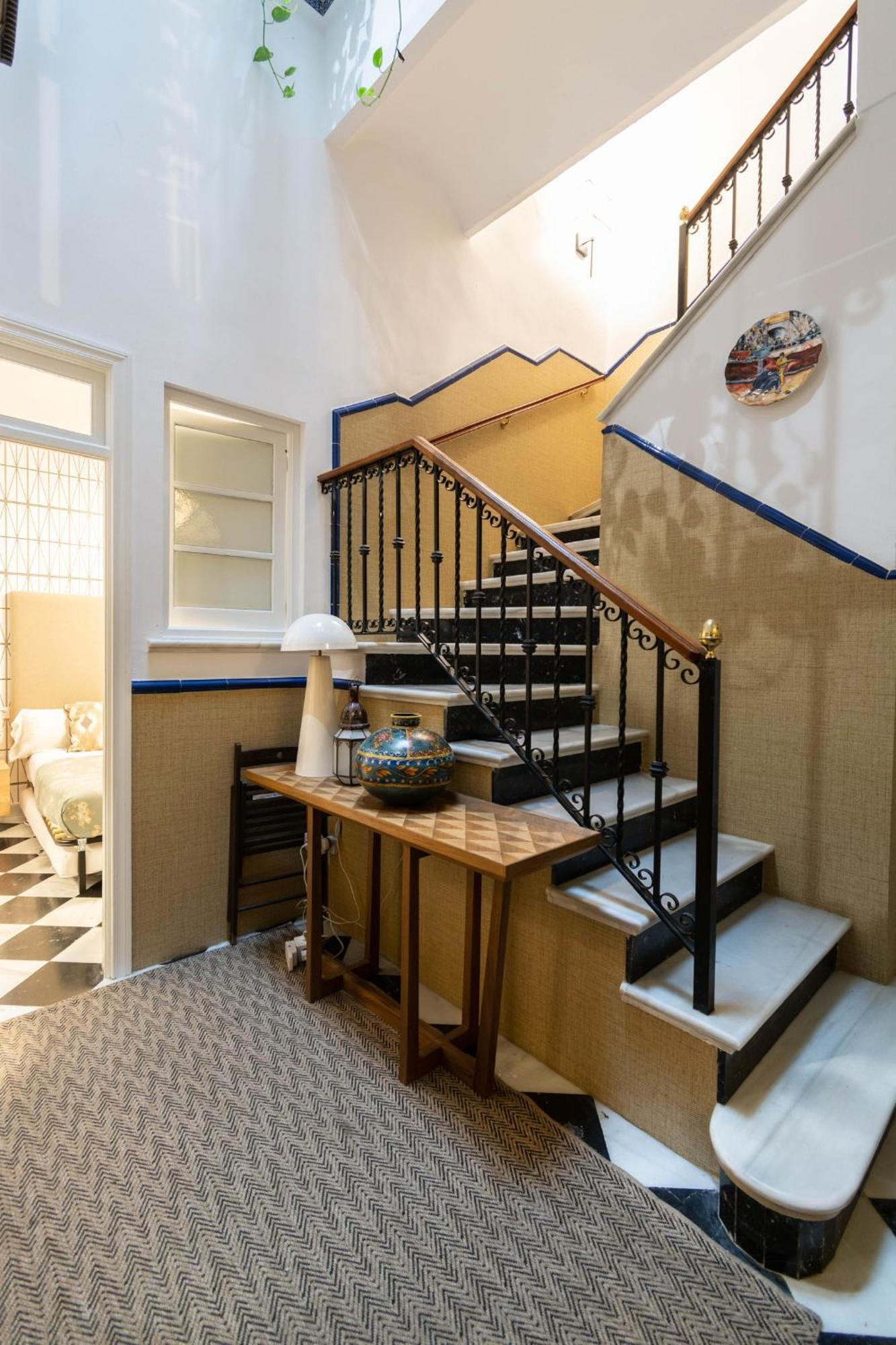 Apartment 5-bedroom Gem In The Heart Of *