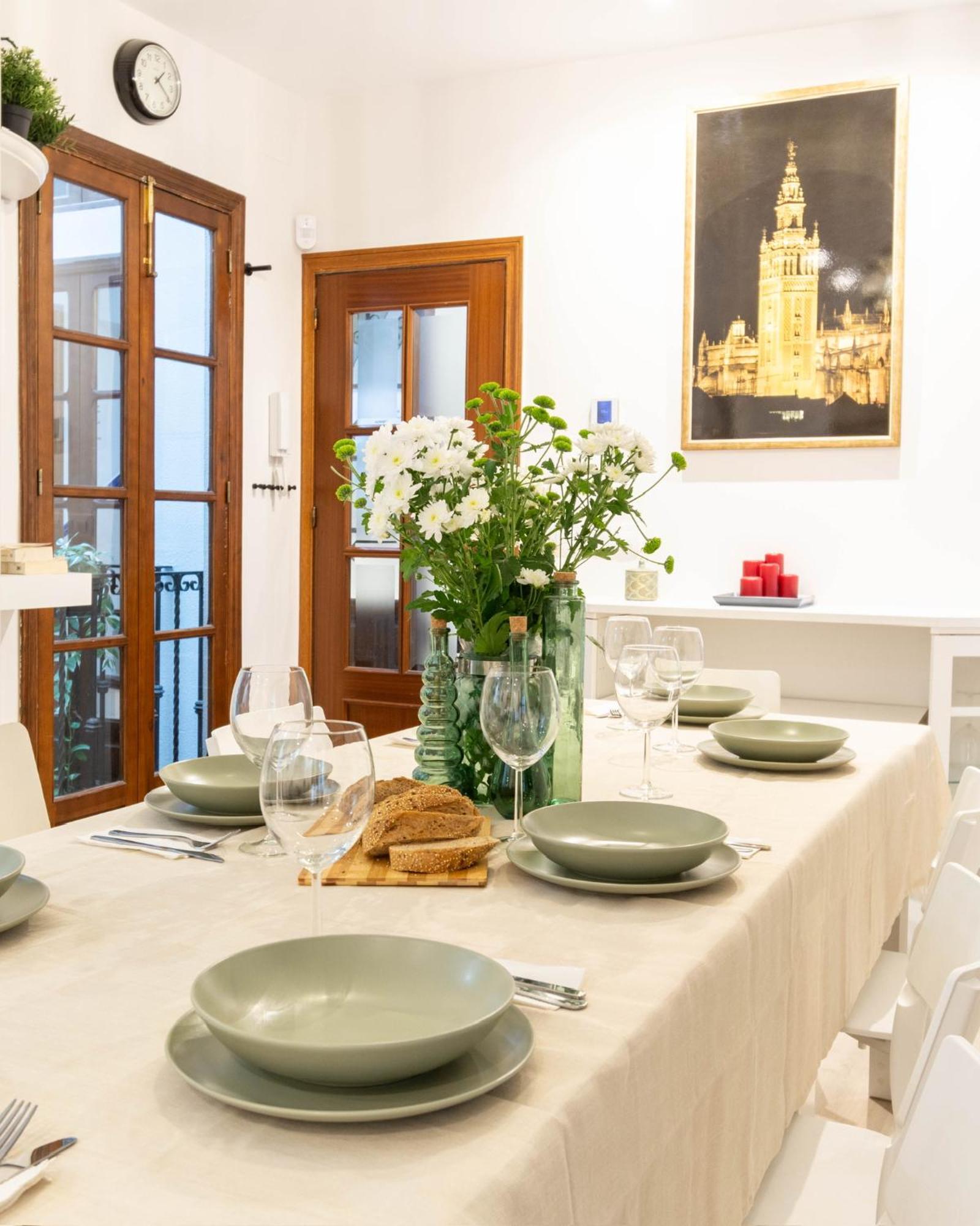5-bedroom Gem In The Heart Of Apartment Seville