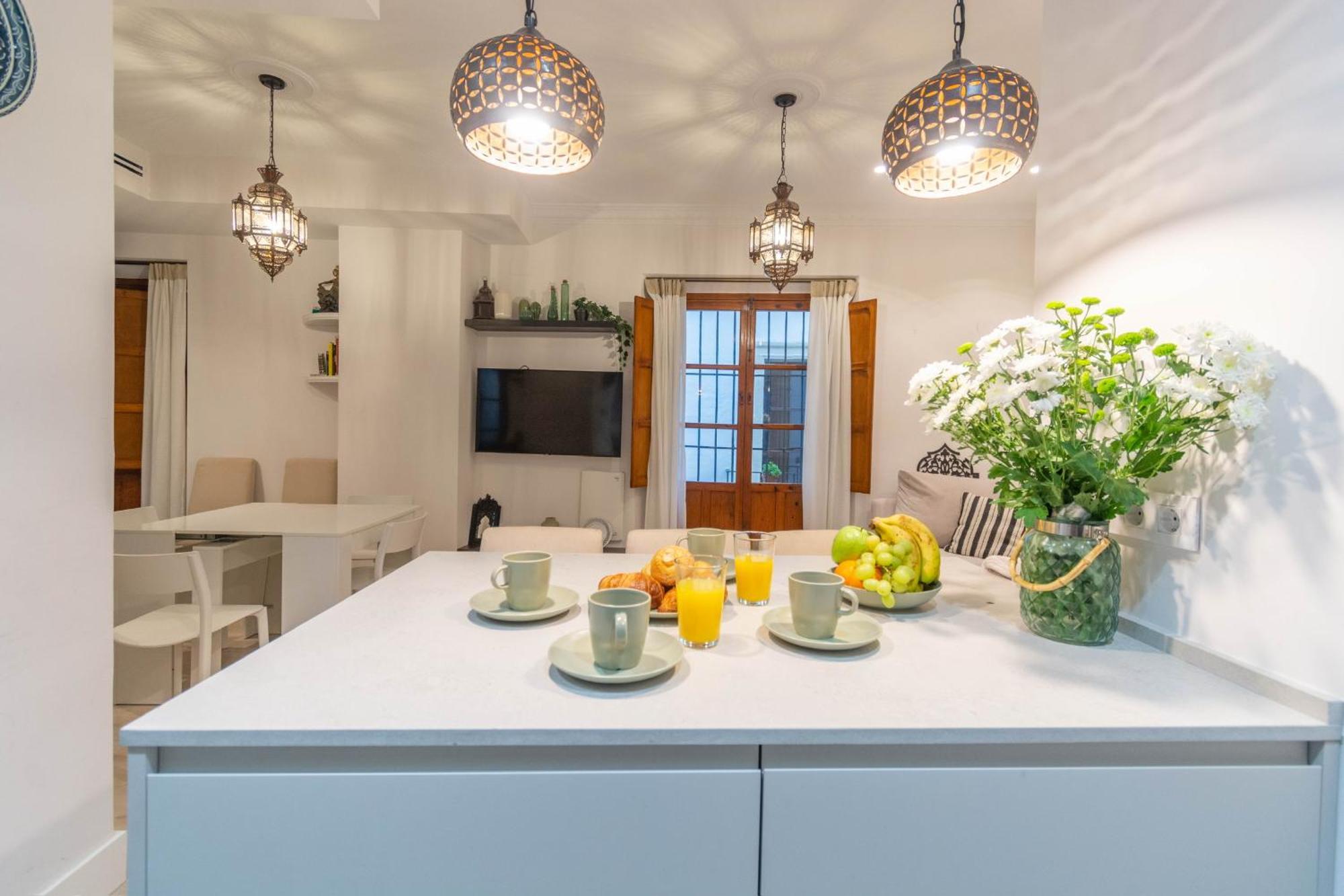5-bedroom Gem In The Heart Of Apartment *