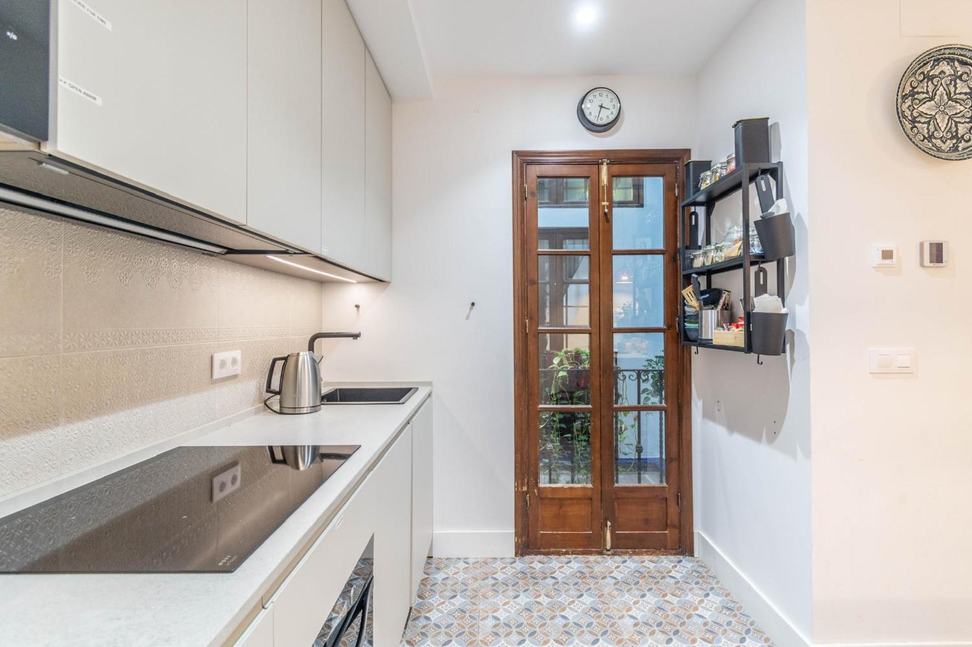 Apartment 5-bedroom Gem In The Heart Of *