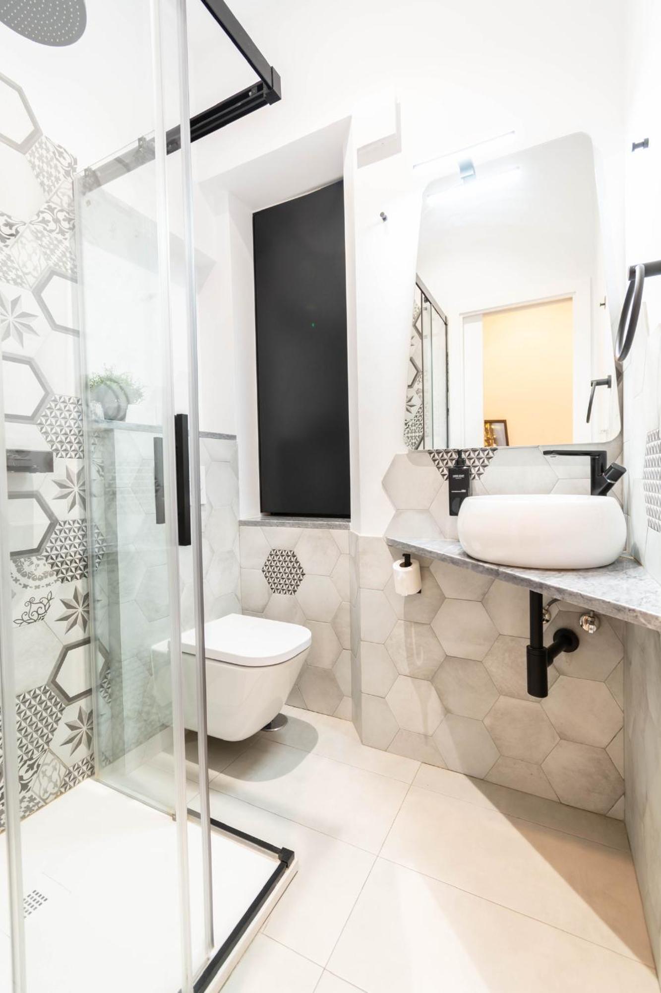Apartment 5-bedroom Gem In The Heart Of Seville