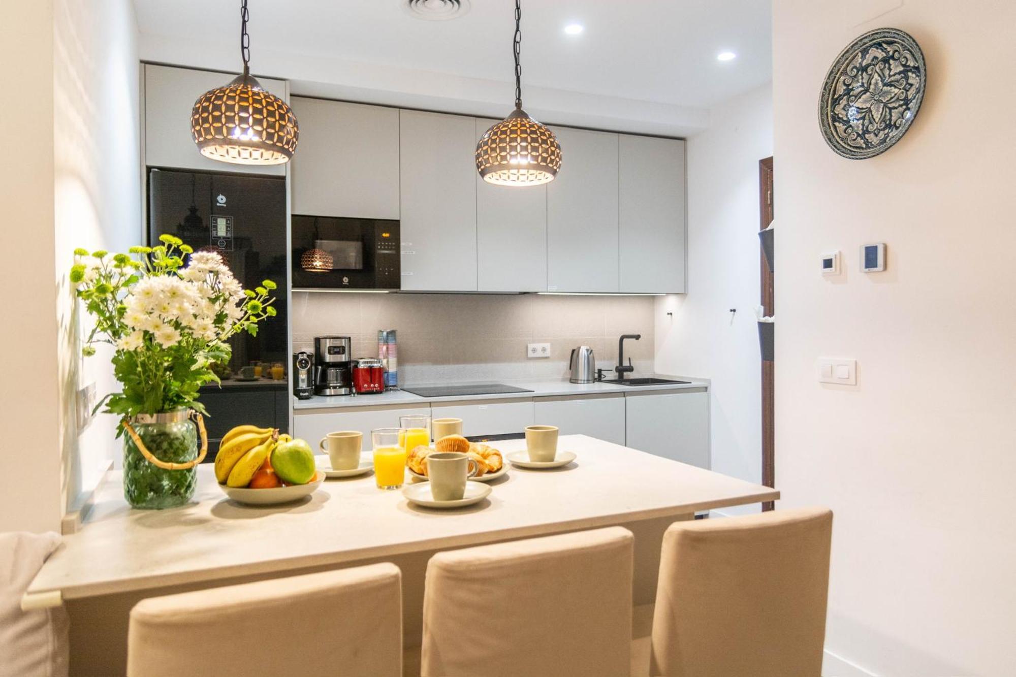 5-bedroom Gem In The Heart Of Apartment