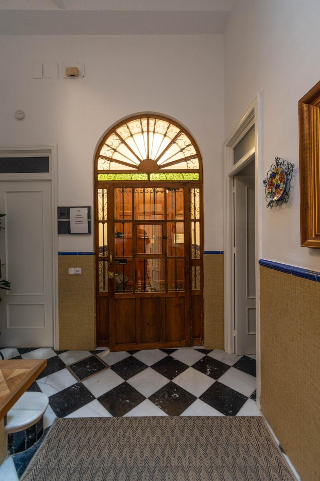 Apartment 5-bedroom Gem In The Heart Of