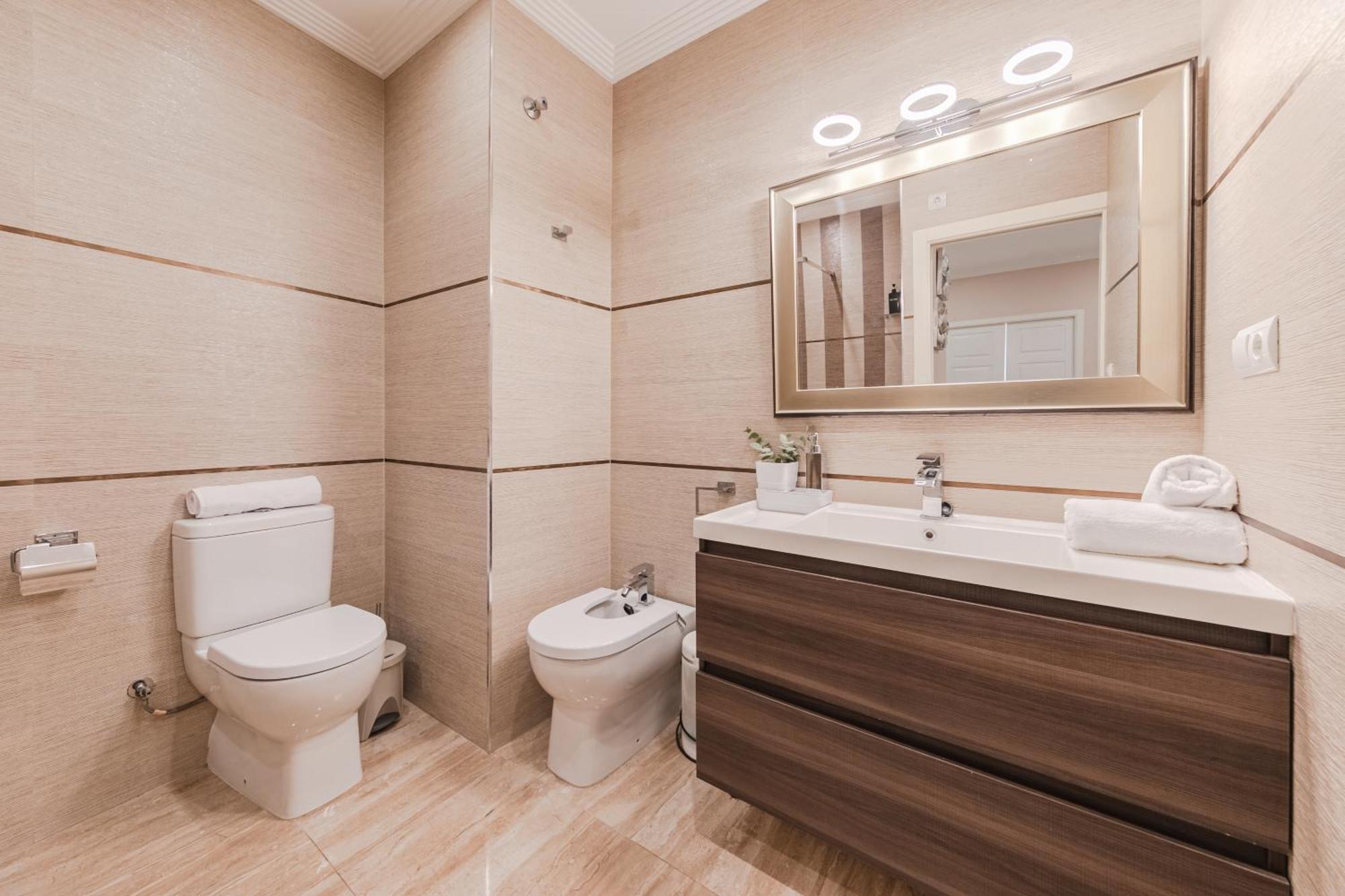Isg Jose De Velilla Centro Parking Apartment *