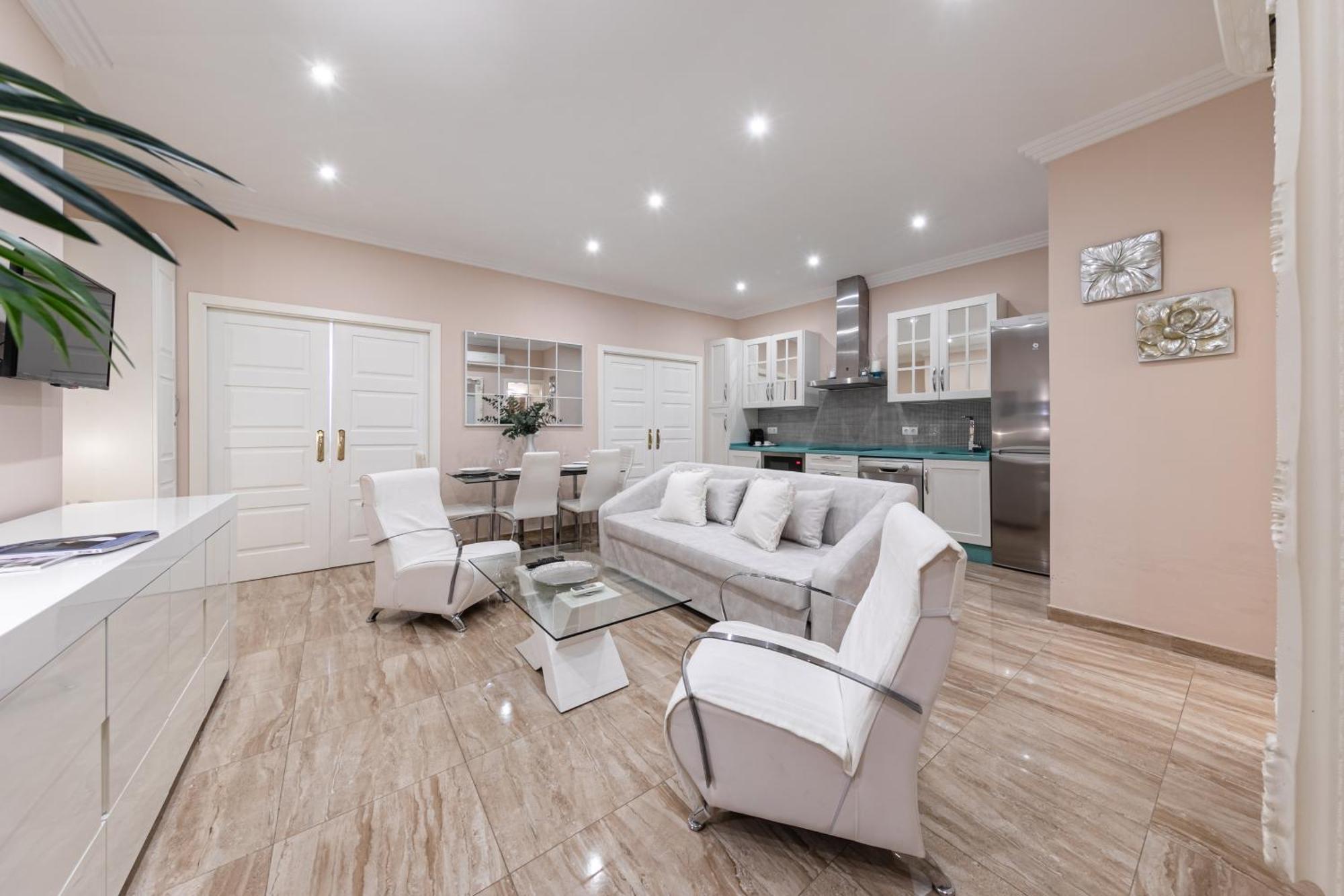 Isg Jose De Velilla Centro Parking Apartment Seville