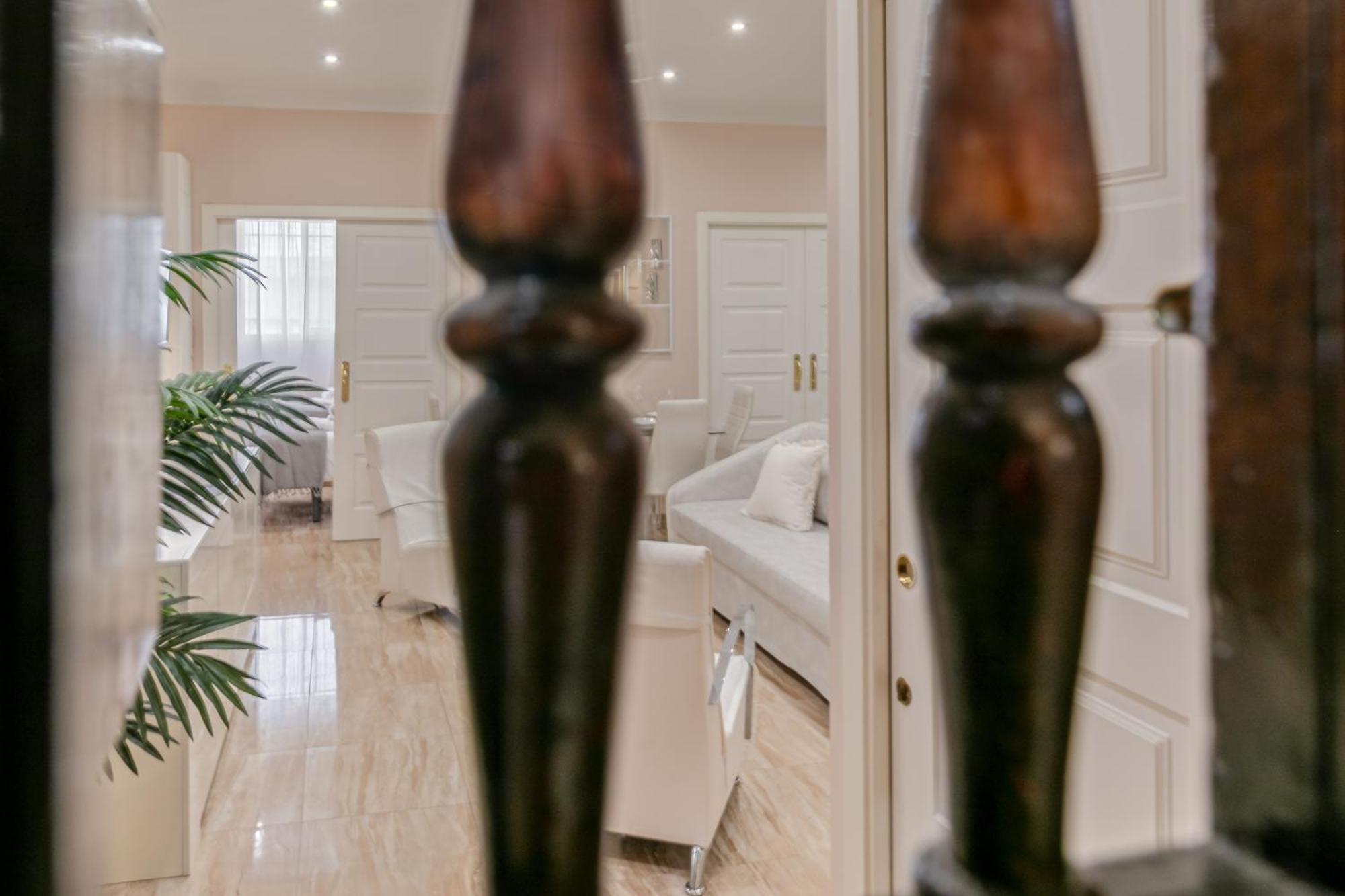 Isg Jose De Velilla Centro Parking Apartment