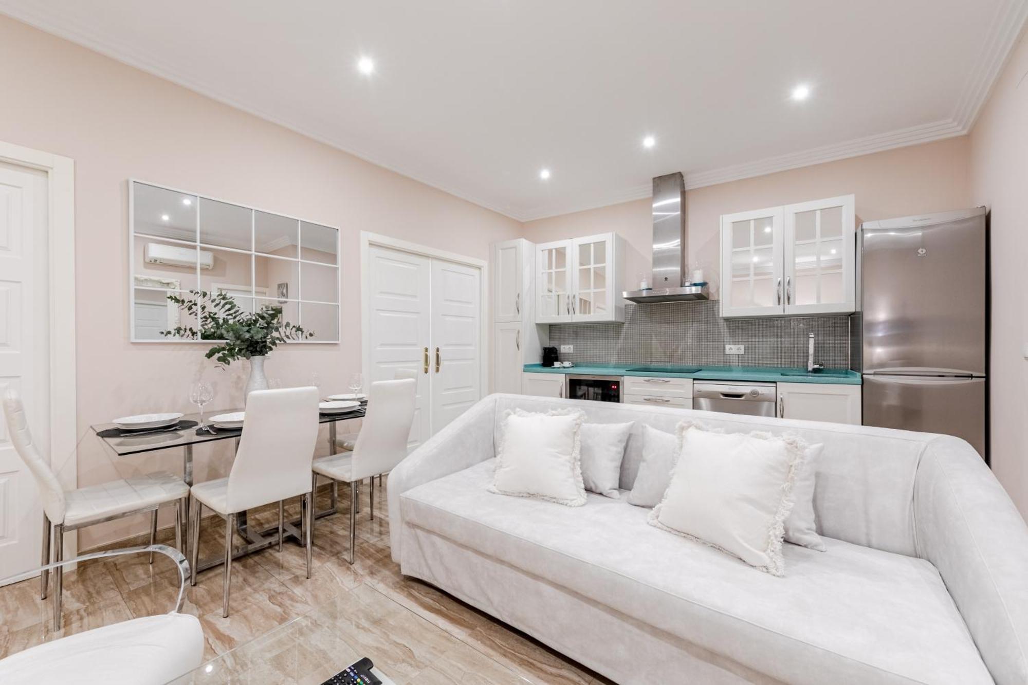 Isg Jose De Velilla Centro Parking Apartment *