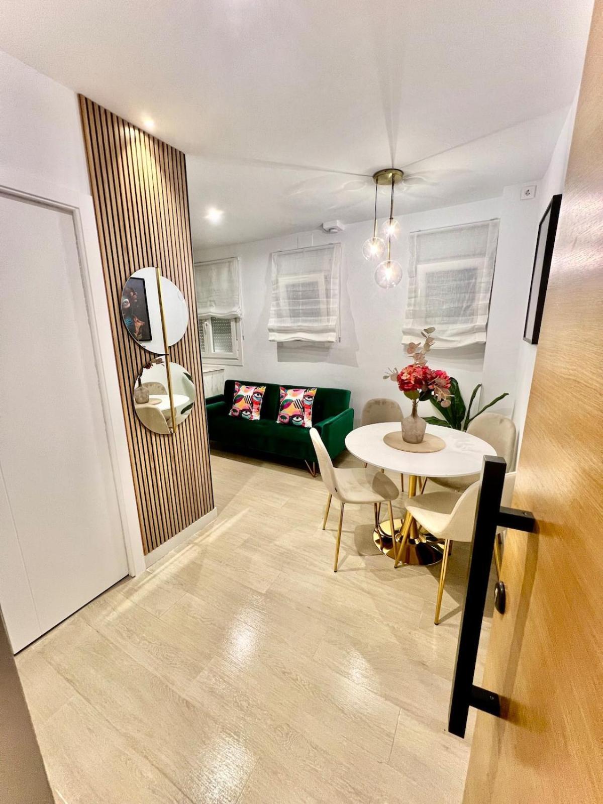 Apartment Avenzoar Seville