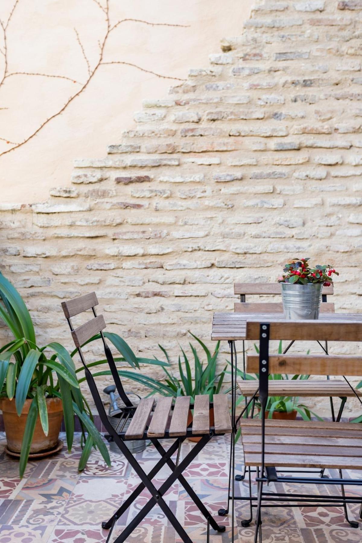 Disfruta Del Sol De Triana Desde Acogedor Y Original Piso Con Gran Terraza Seville