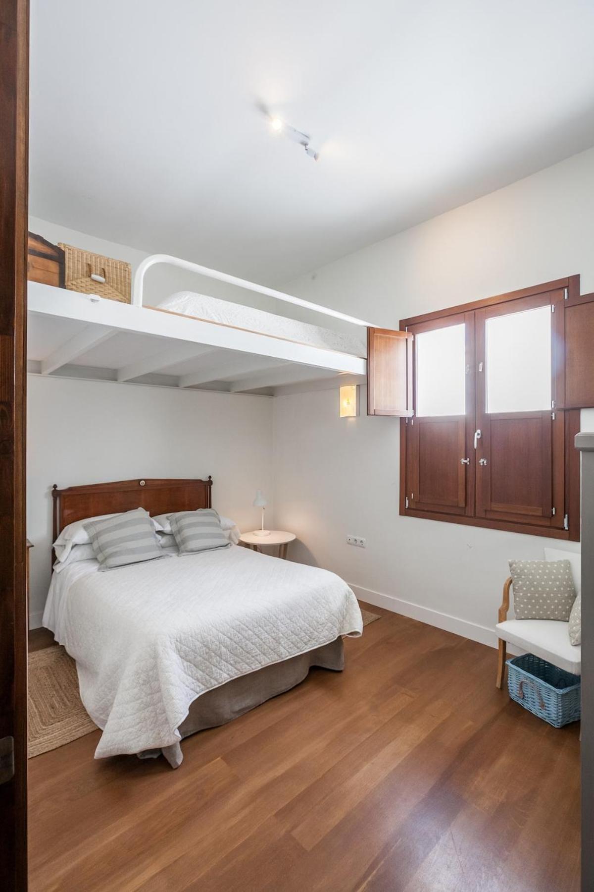 Penthouse In Restored C19th Apartment
