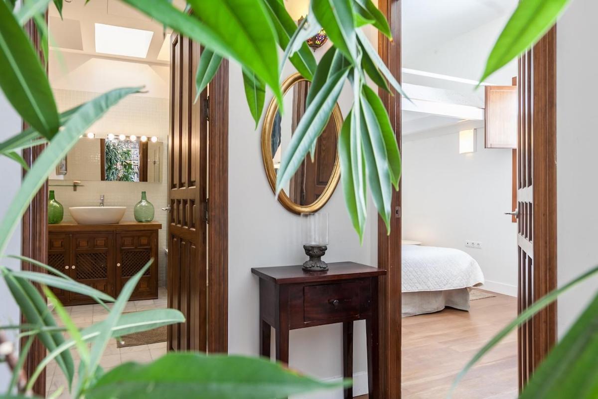 Penthouse In Restored C19th Apartment *