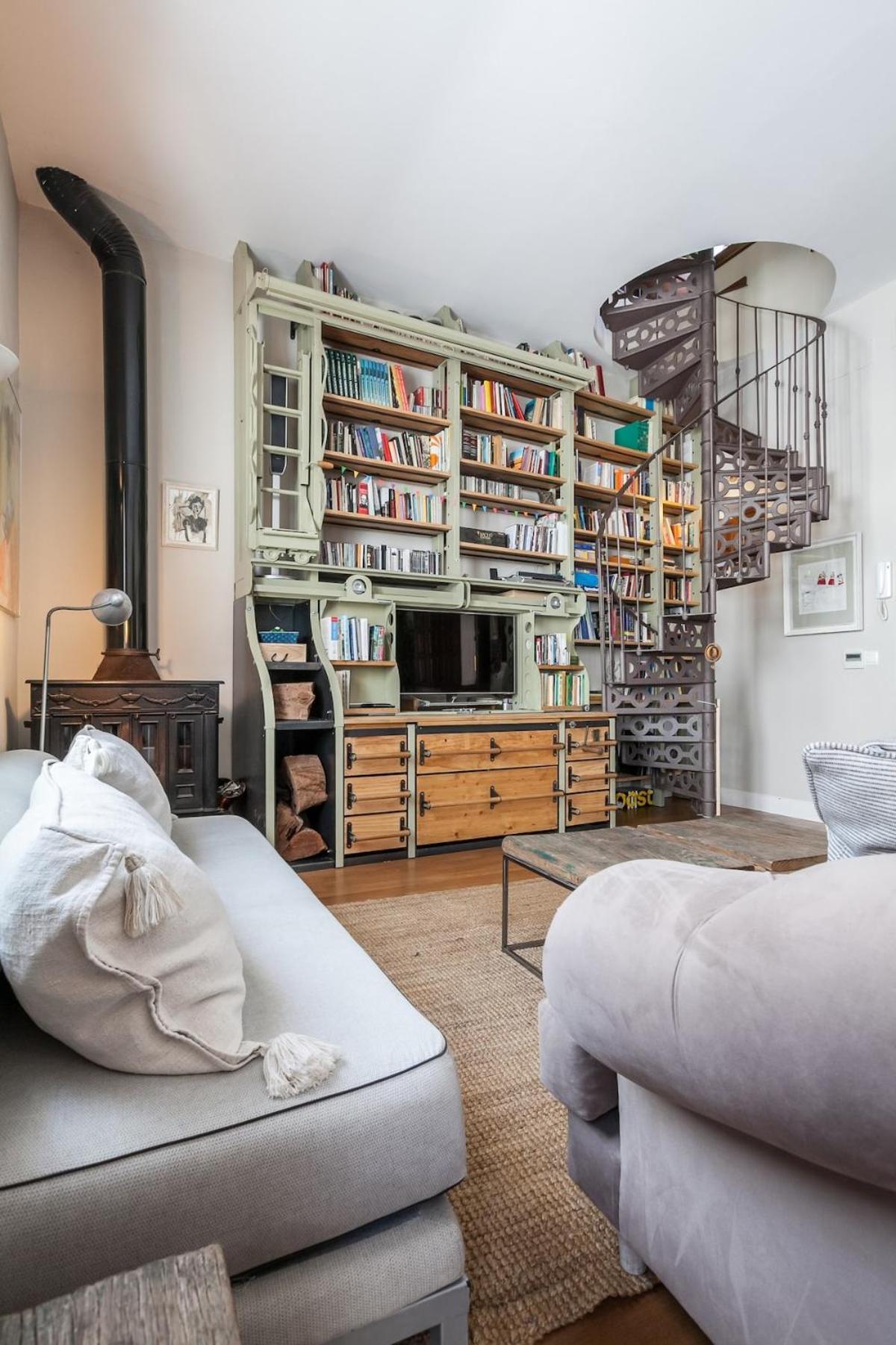 Apartment Penthouse In Restored C19th Seville