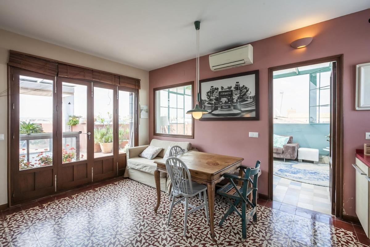 Penthouse In Restored C19th * Seville
