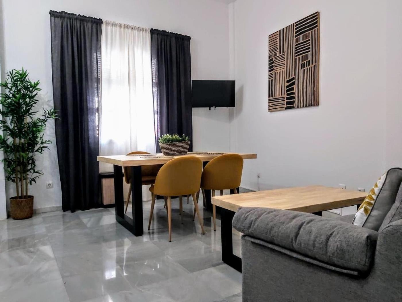 Apartment Misterhost Magallanes Triana