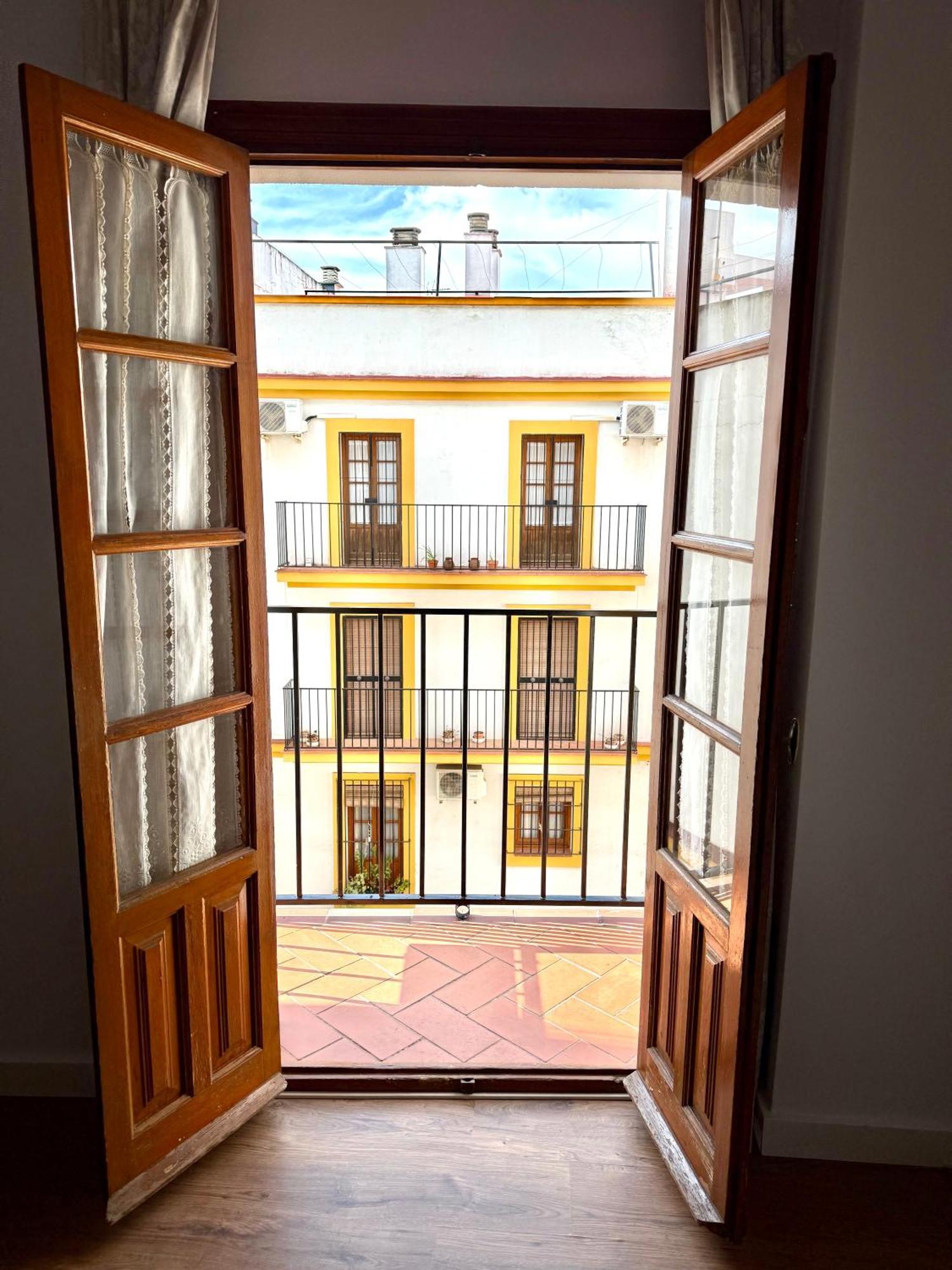 Centro Historico A Pie, Parking Gratis Seville