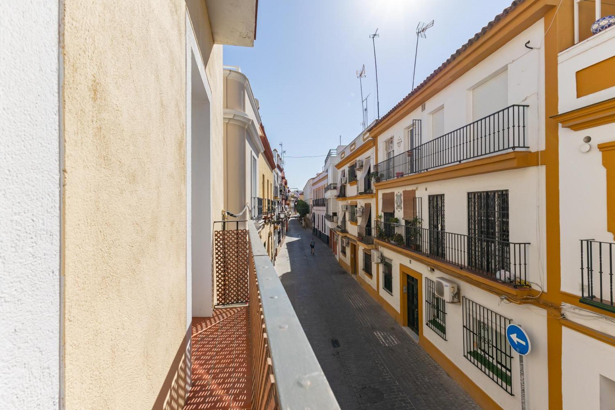 Charming 2 Bedroom Apartment At Iconic Triana Neighborhood By Ocityzen Seville
