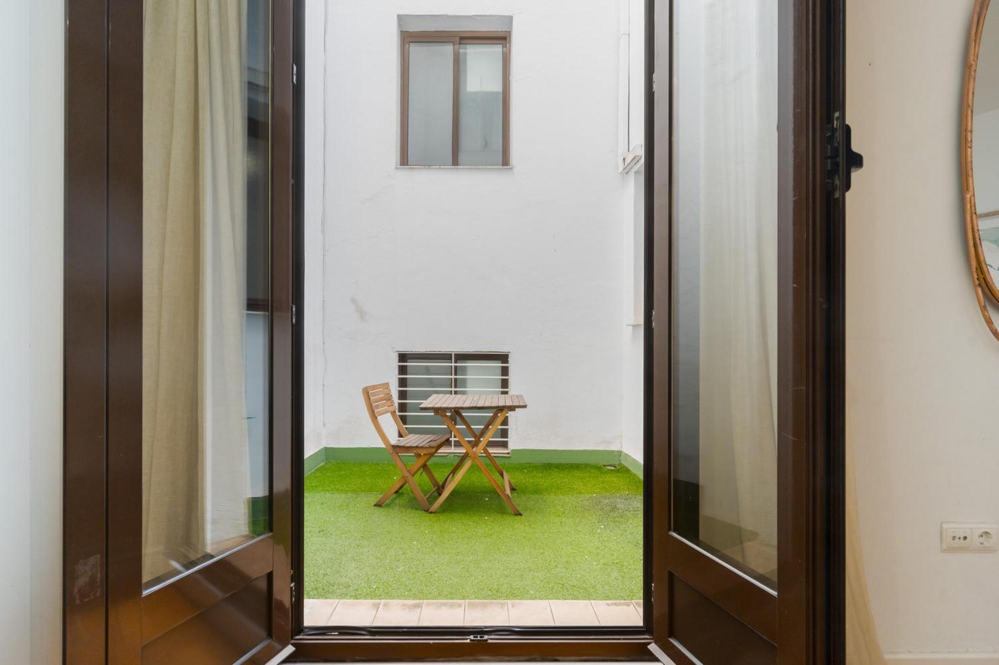 Apartment 3 Bedrooms 2 Bathrooms Furnished - Triana - Great - Mintystay Seville