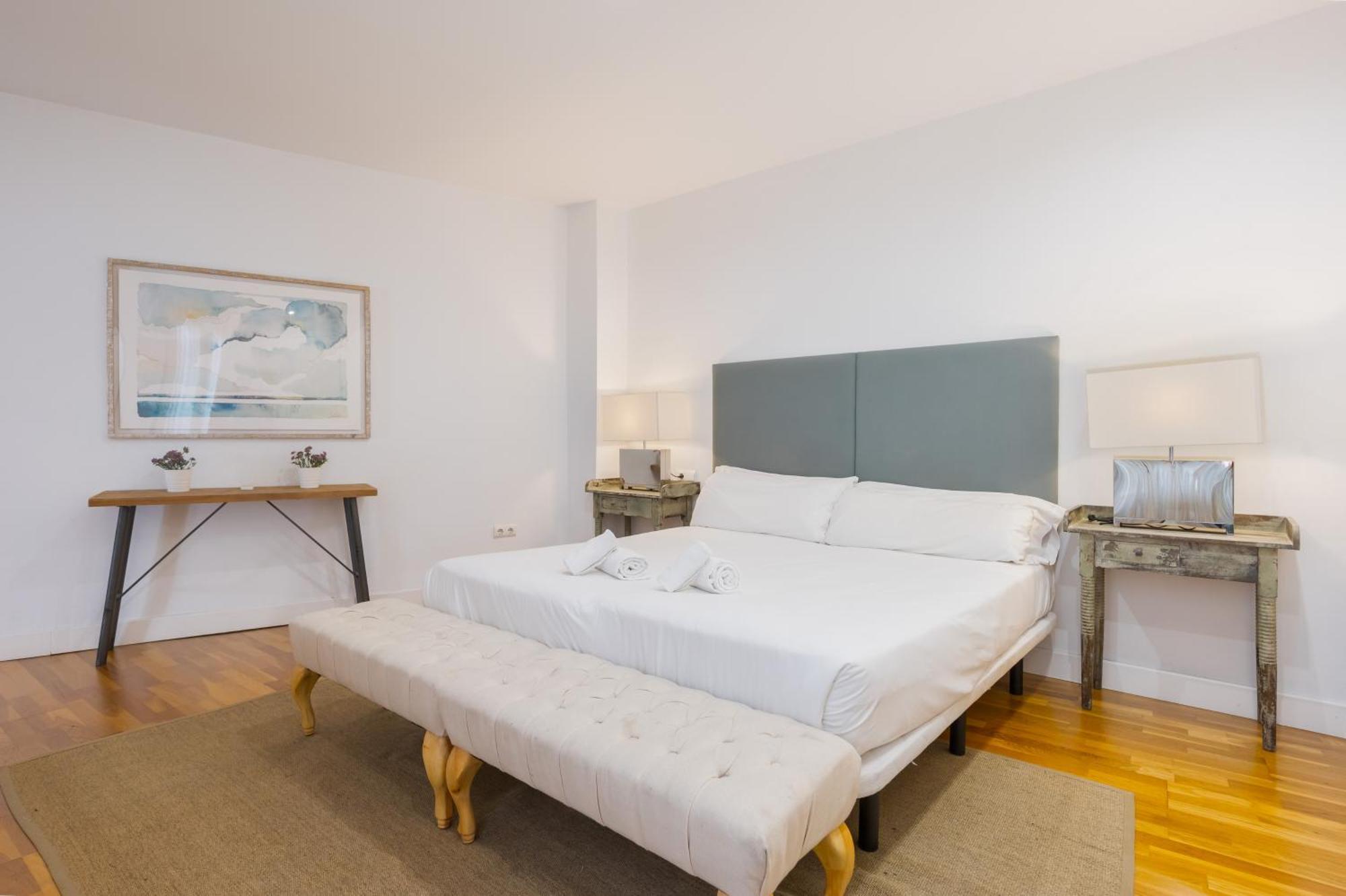 Apartment 3 Bedrooms 2 Bathrooms Furnished - Triana - Great - Mintystay Seville