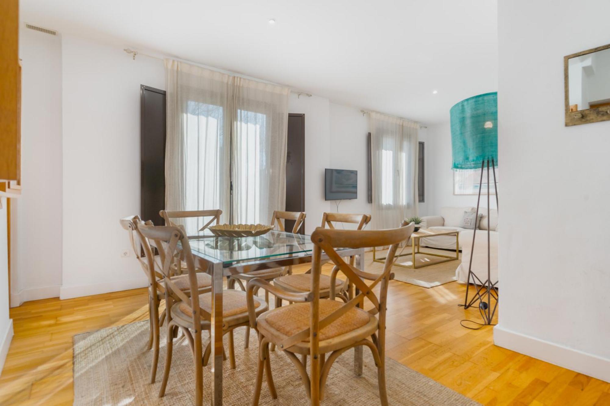 3 Bedrooms 2 Bathrooms Furnished - Triana - Great - Mintystay Apartment *