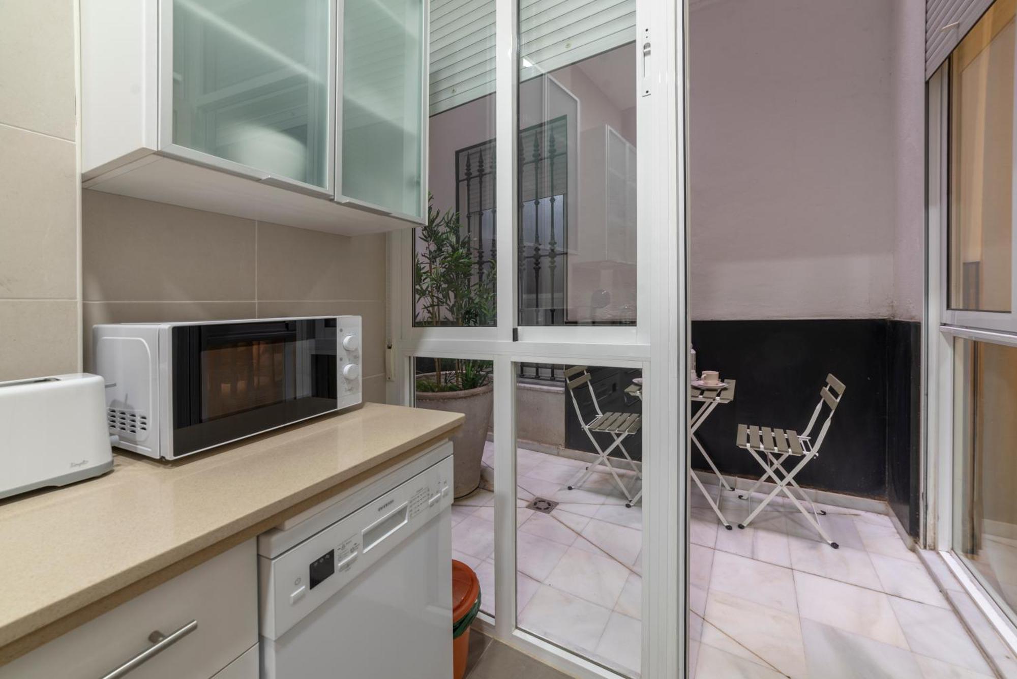 Apartment Zaragoza 66, By Homing U *