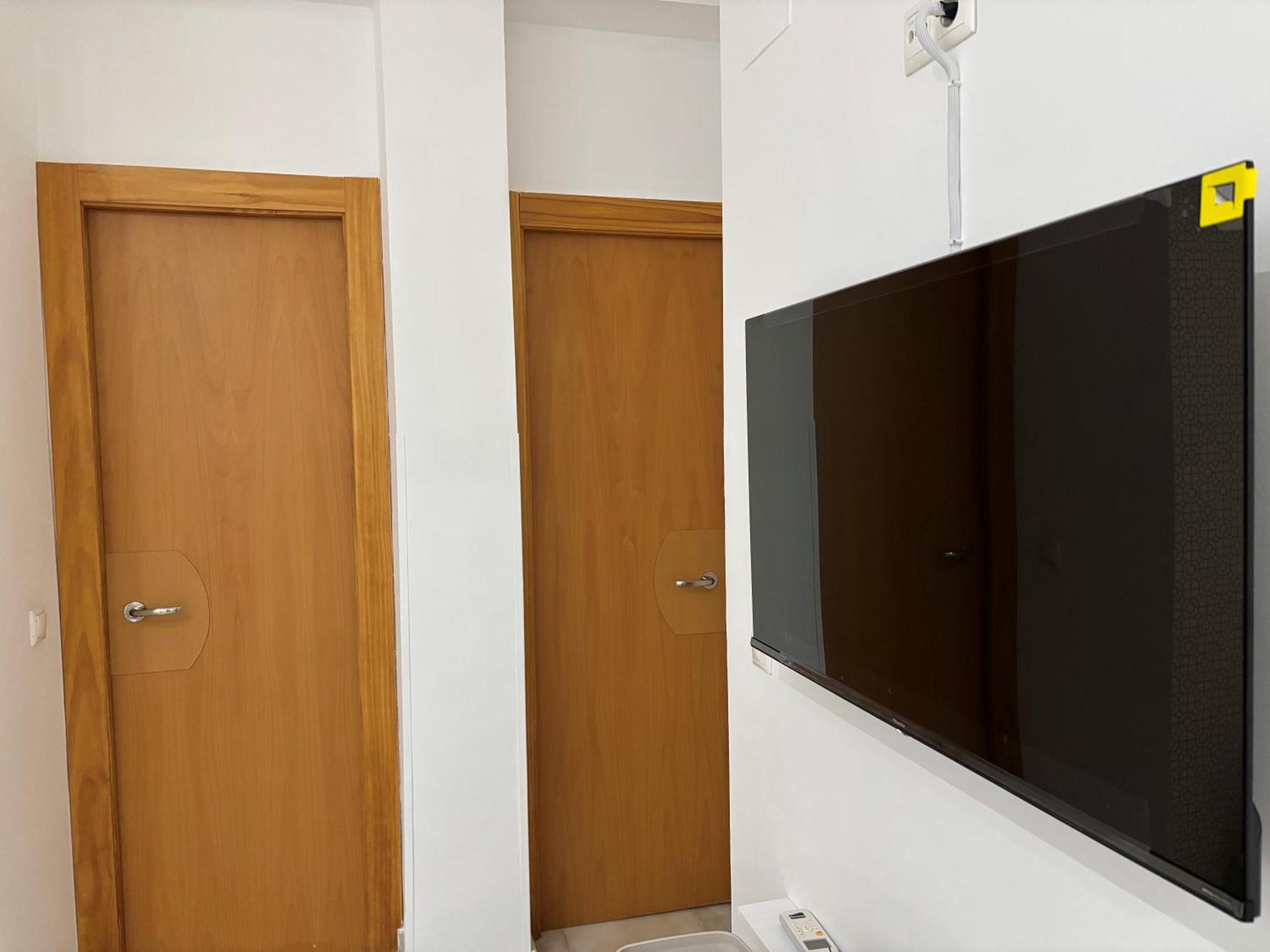 Apartamento Bonito Y Muy Fresco En Nervion De Dos Y Dos Banos