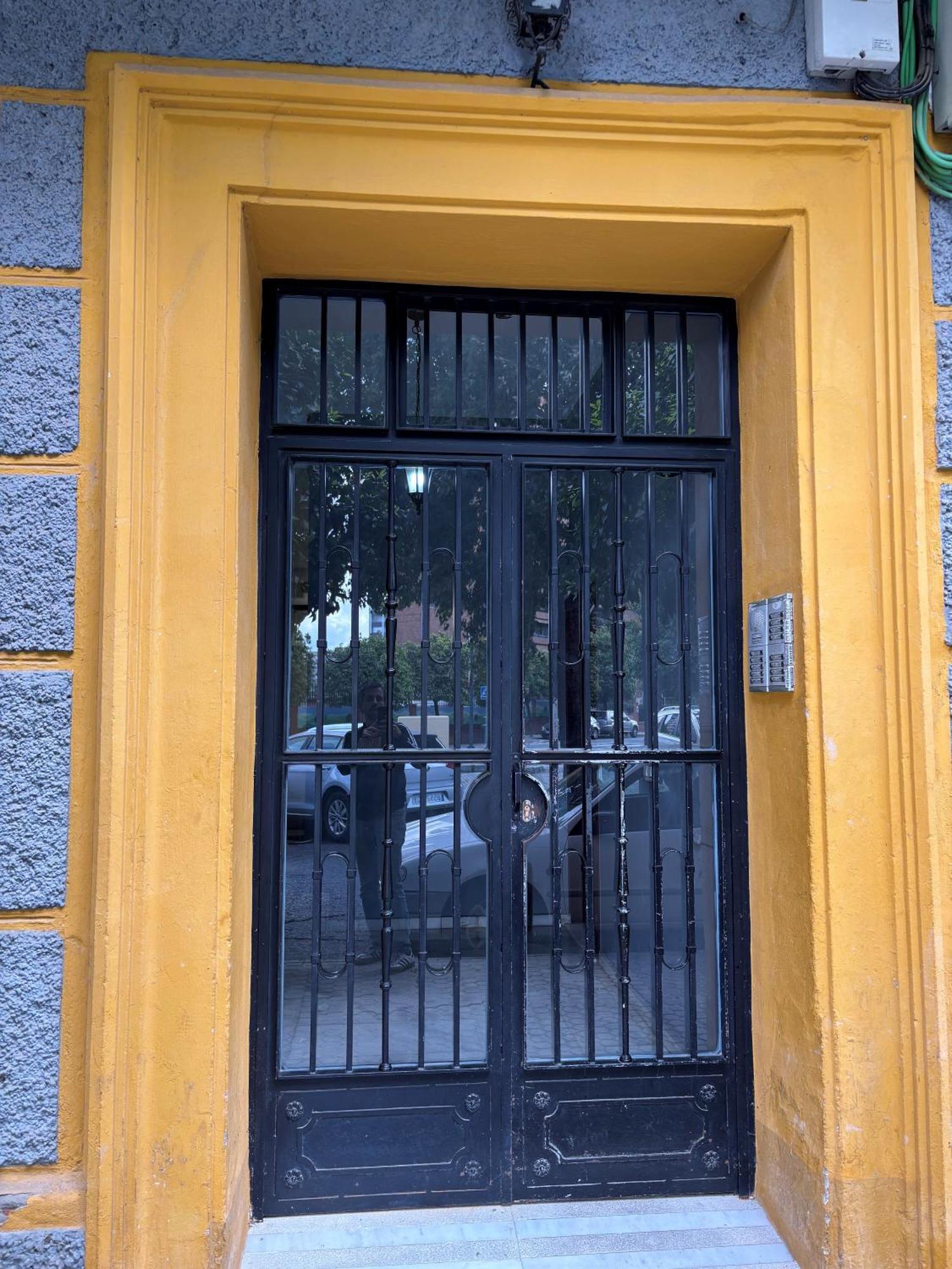 Bonito Y Muy Fresco En Nervion De Dos Y Dos Banos Apartamento *