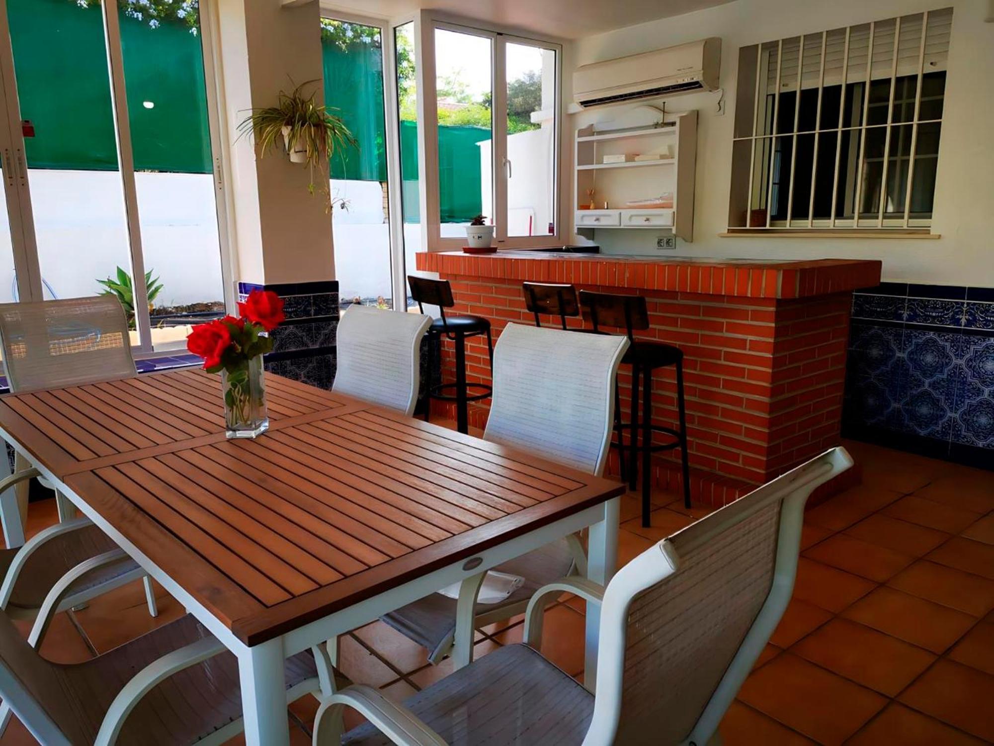 Сasa de vacaciones Con Jardin, Piscina Privada Y Parking