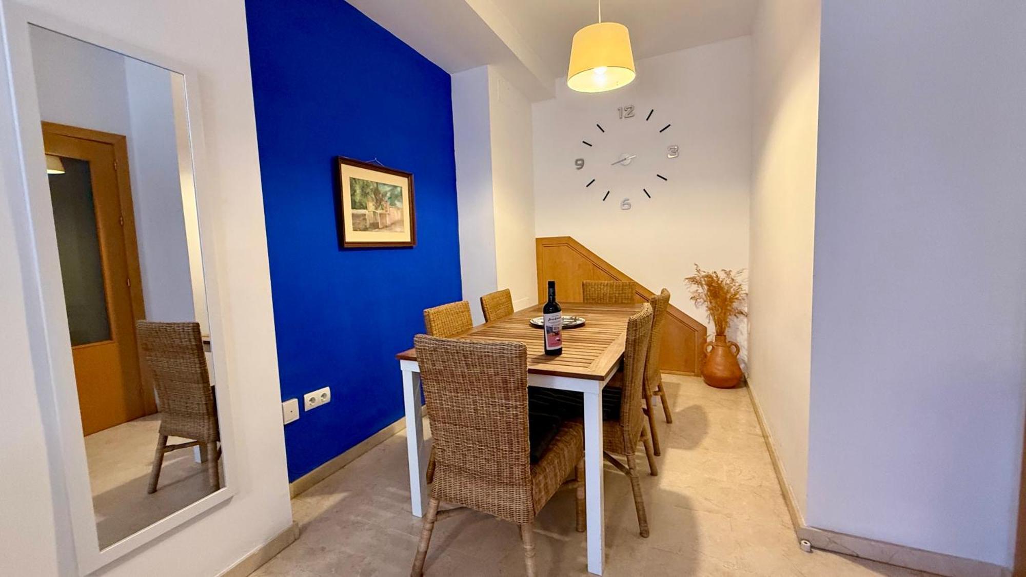 Apto T Patio Sevillano - Garaje Privado Apartamento *