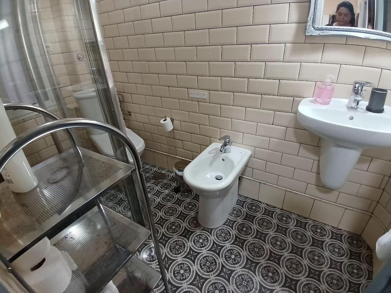 Budget And Lovely Macarena B Homestay