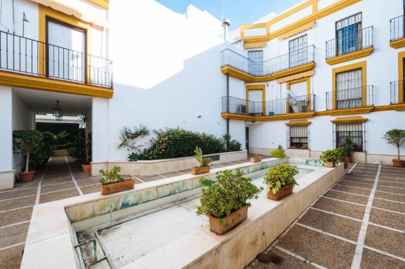 Pilsev Modern & Central, Perfect For Your Seville