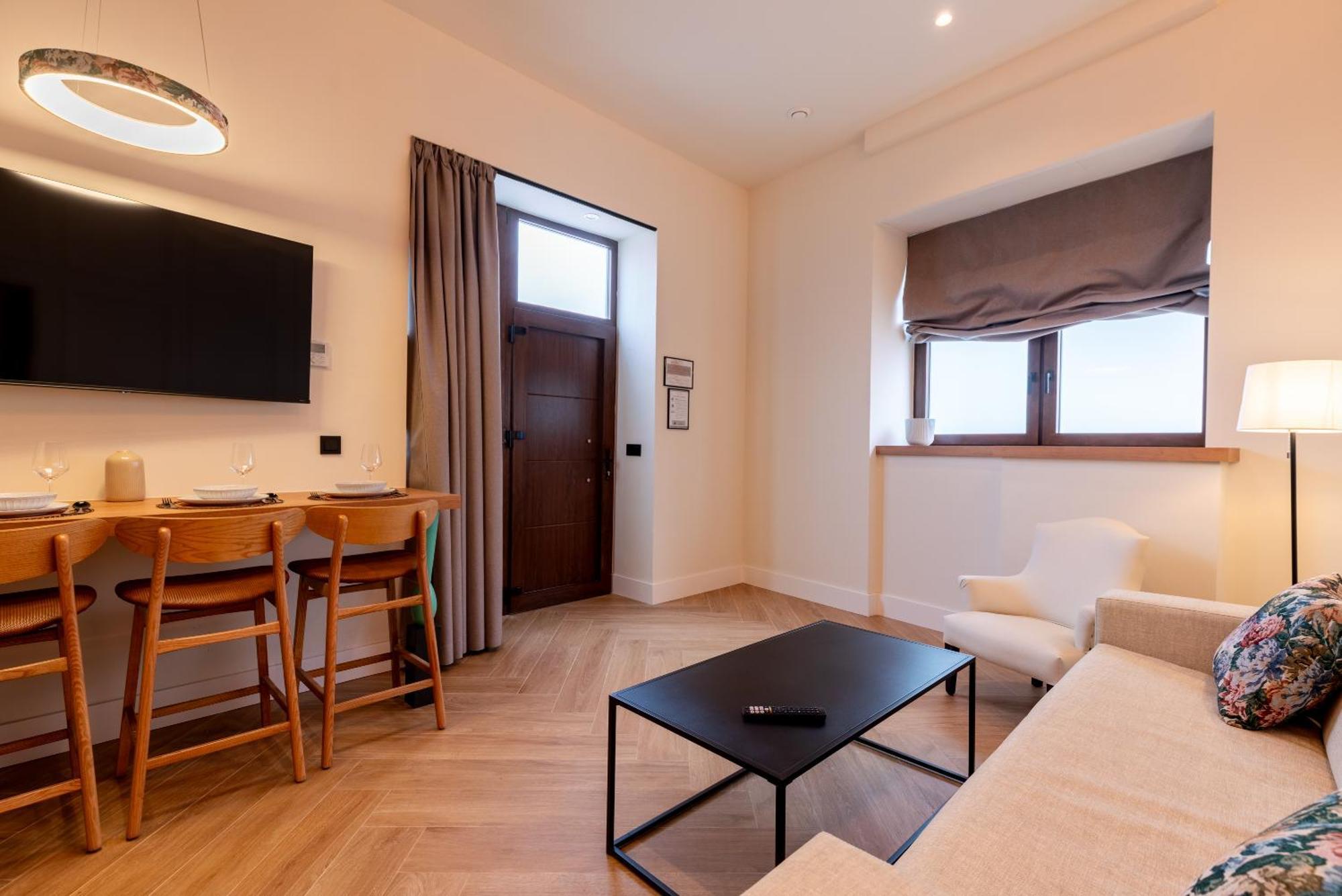 Alvarado 5 Apartment *