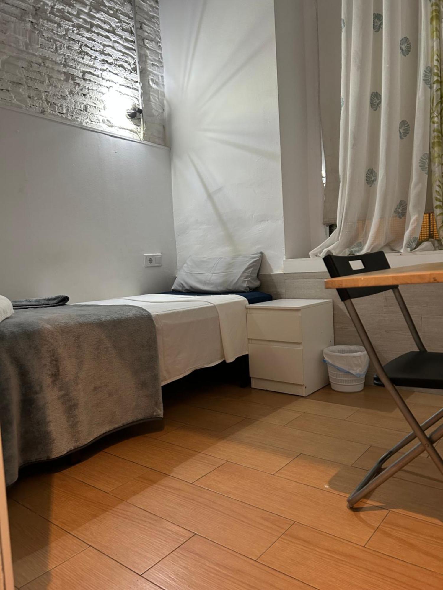 Airbhouse Private & Homestay
