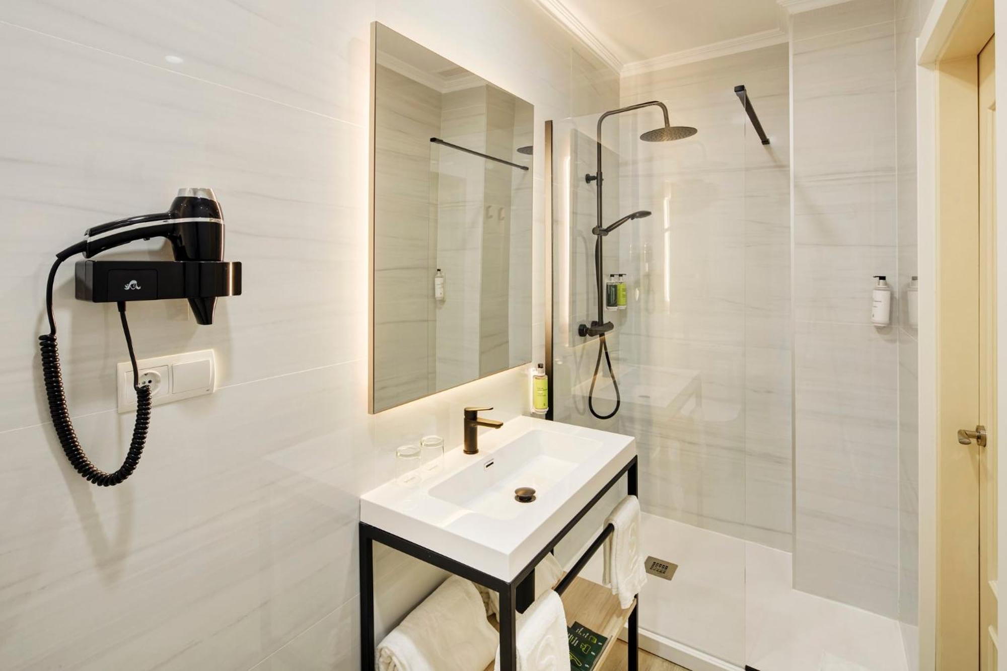 Hotel Sercotel Casas De Mercaderes Seville