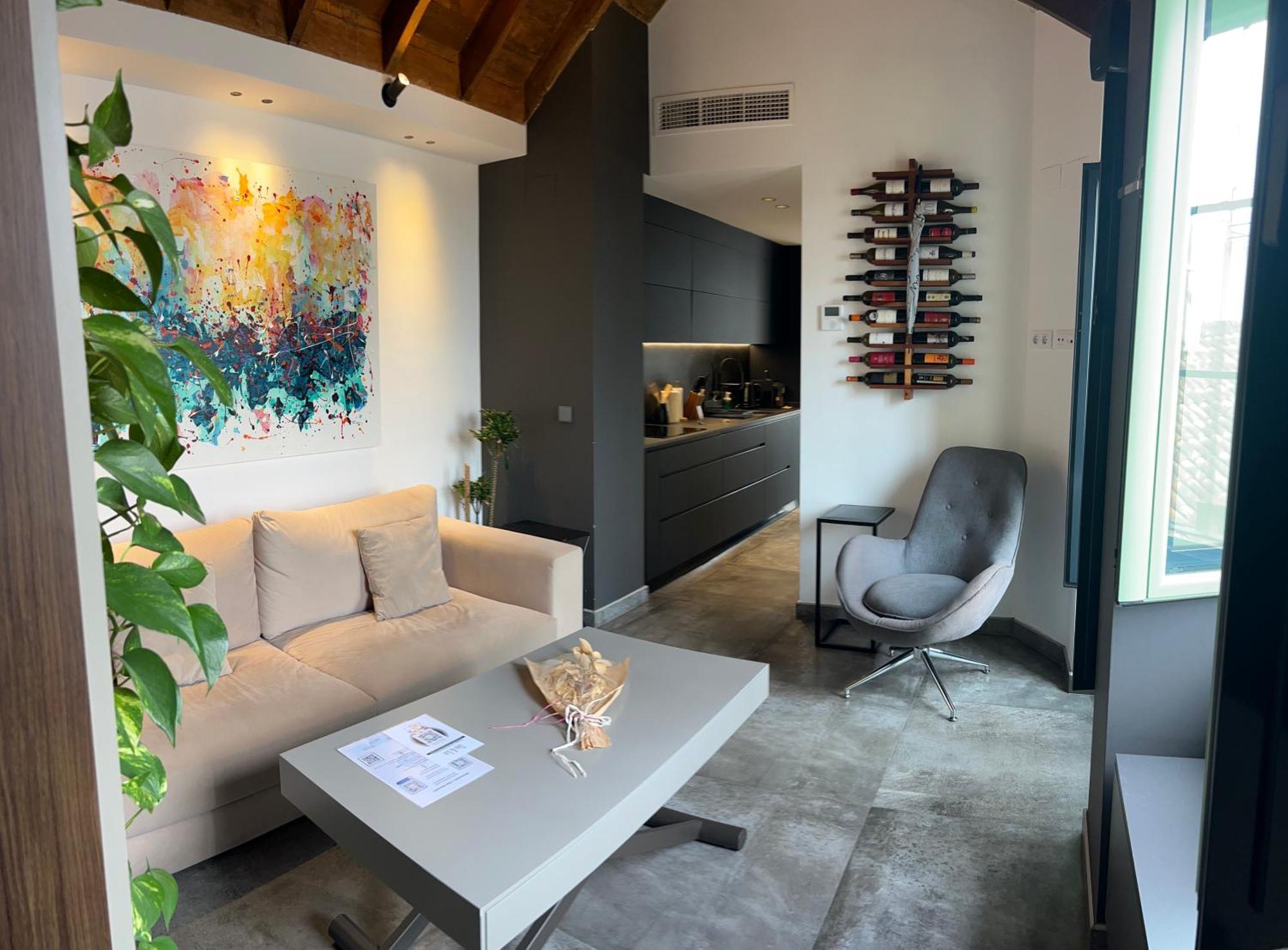 Komodo Gran Poder - Penthouse With Private Pool And Cozy Twin Bedroom Apartment Seville