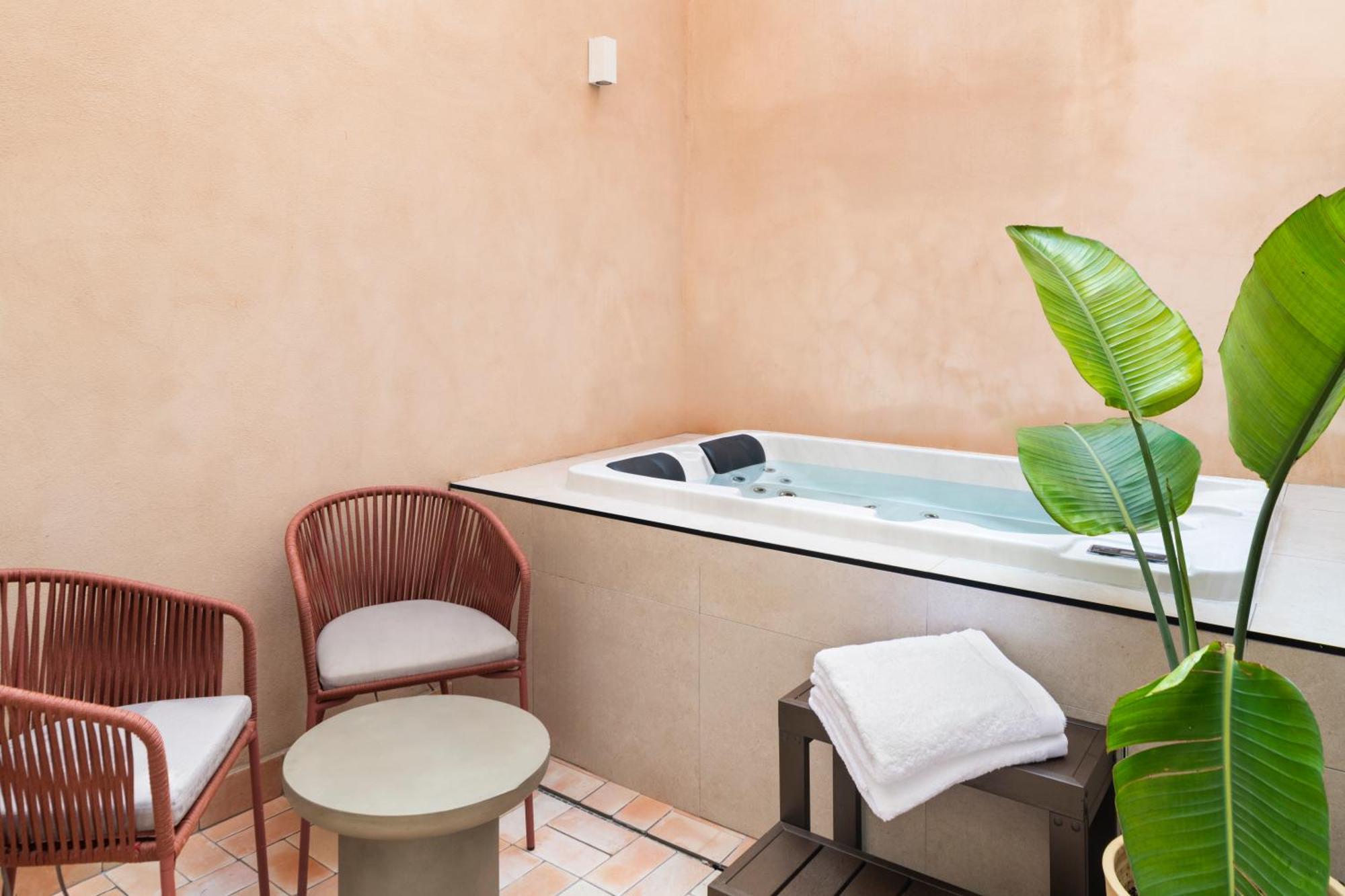 Magno Clavellinas - Pool And Parking Seville