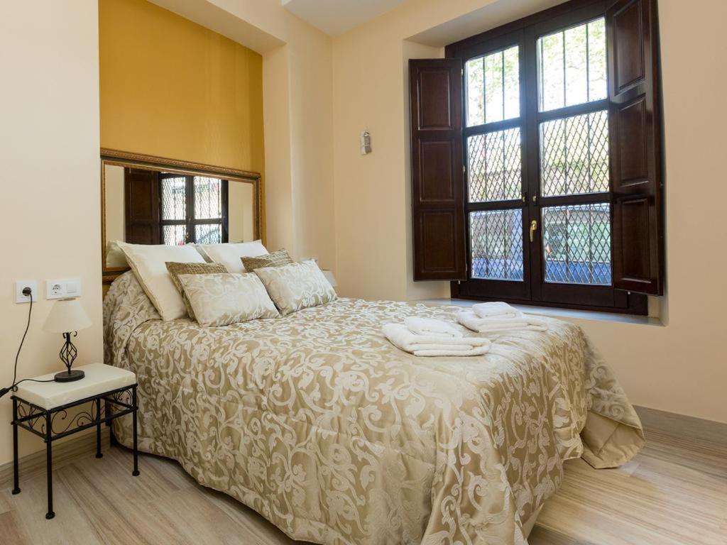 Apartment 3 Bedrooms In The Historic Center By The River Seville